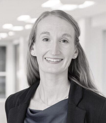 Dr Christine Hübner